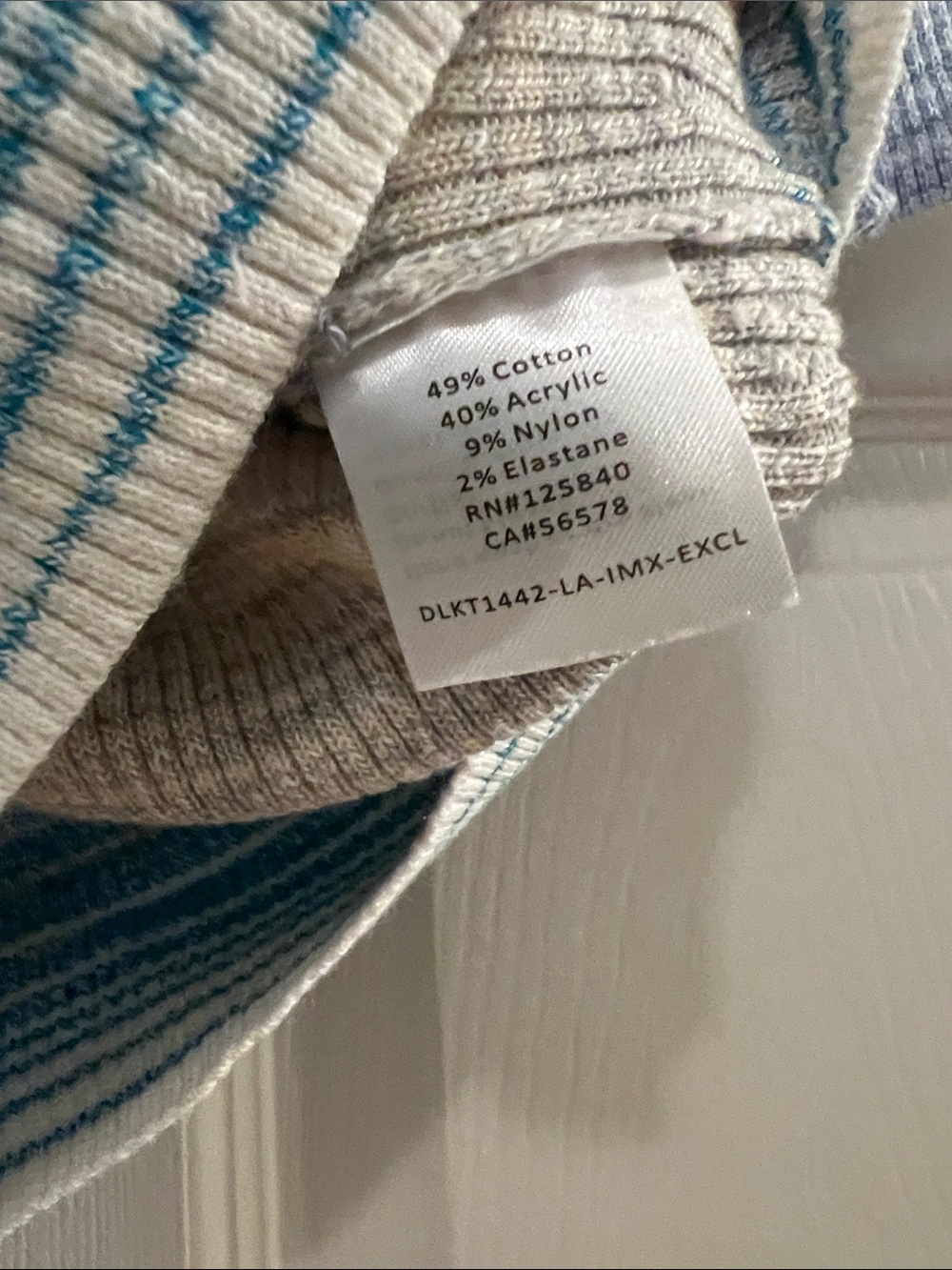 INTERMIX Blue and Cream Short-Sleeve Ribbed Cropped Knit Tee, size Petite - Picture 3 of 4